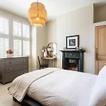 Tooting\'S Charming Victorian Garden Hideaway