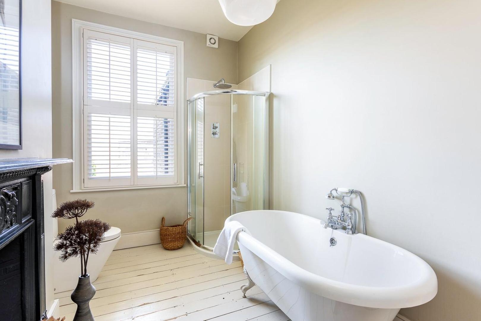 Tooting's Charming Victorian Garden Hideaway *