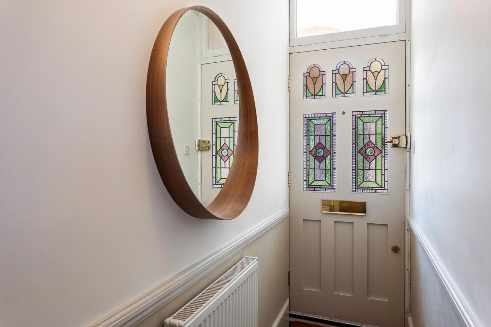 Tooting's Charming Victorian Garden Hideaway